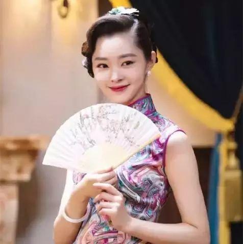 国产旗袍大片视频在线,国产旗袍大片，传统与现代的时尚交融